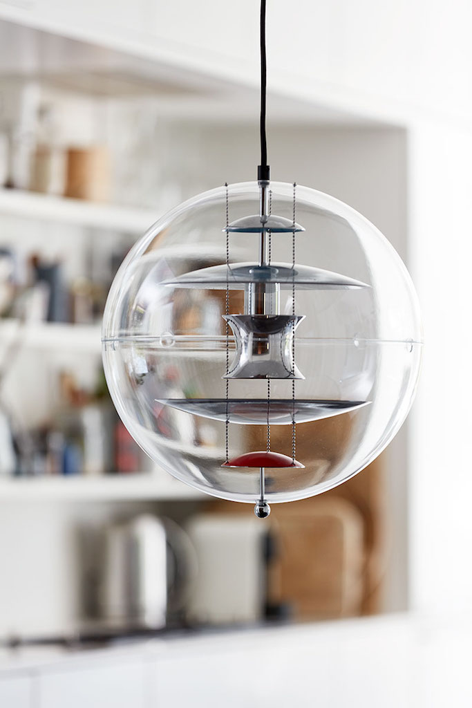 GLOBE-coloured-glass-2 groß